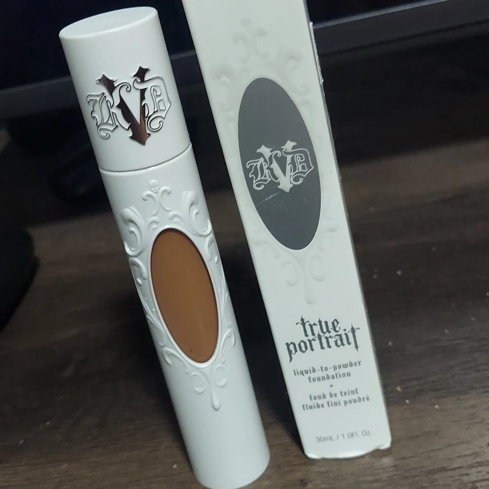 💋⭐KVD Tan True Portrait Foundation